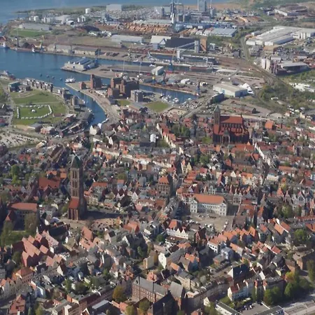 Idyllisches Mit Ueberdachter Terrasse