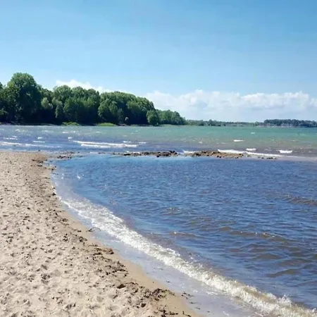 Idyllisches Mit Ueberdachter Terrasse