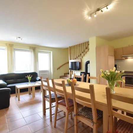 Idyllisches Mit Ueberdachter Terrasse