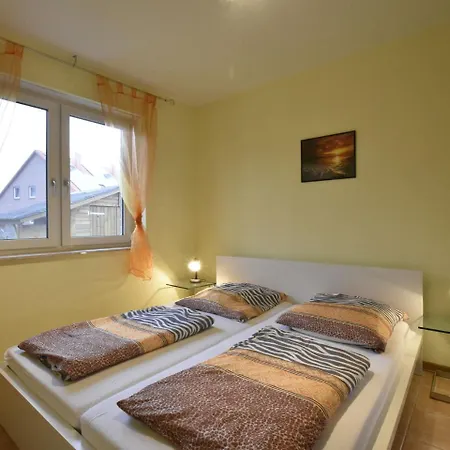 Idyllisches Mit Ueberdachter Terrasse Ferienhaus Zierow