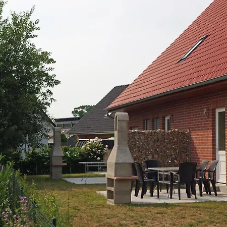 Ferienhaus Idyllisches Mit Ueberdachter Terrasse