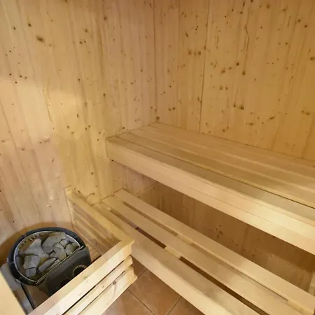 Idyllisches Mit Ueberdachter Terrasse *